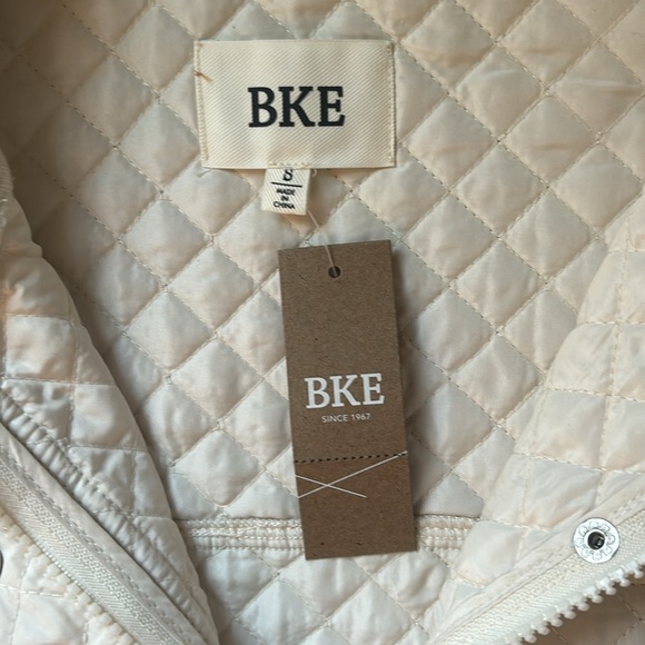 Nwt buckle cropped quilted vest - Picture 5 of 9